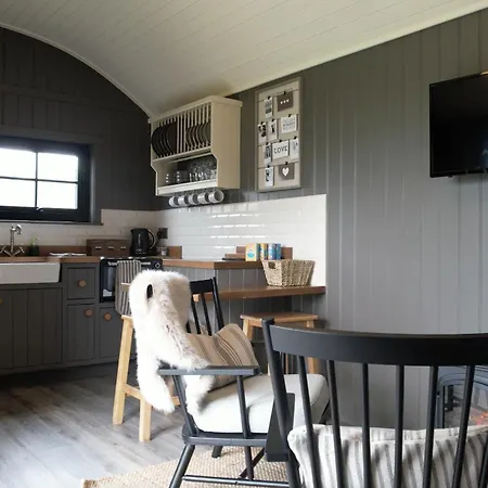 Shepherds Huts At Ballyness Farm Dungiven Exterior photo